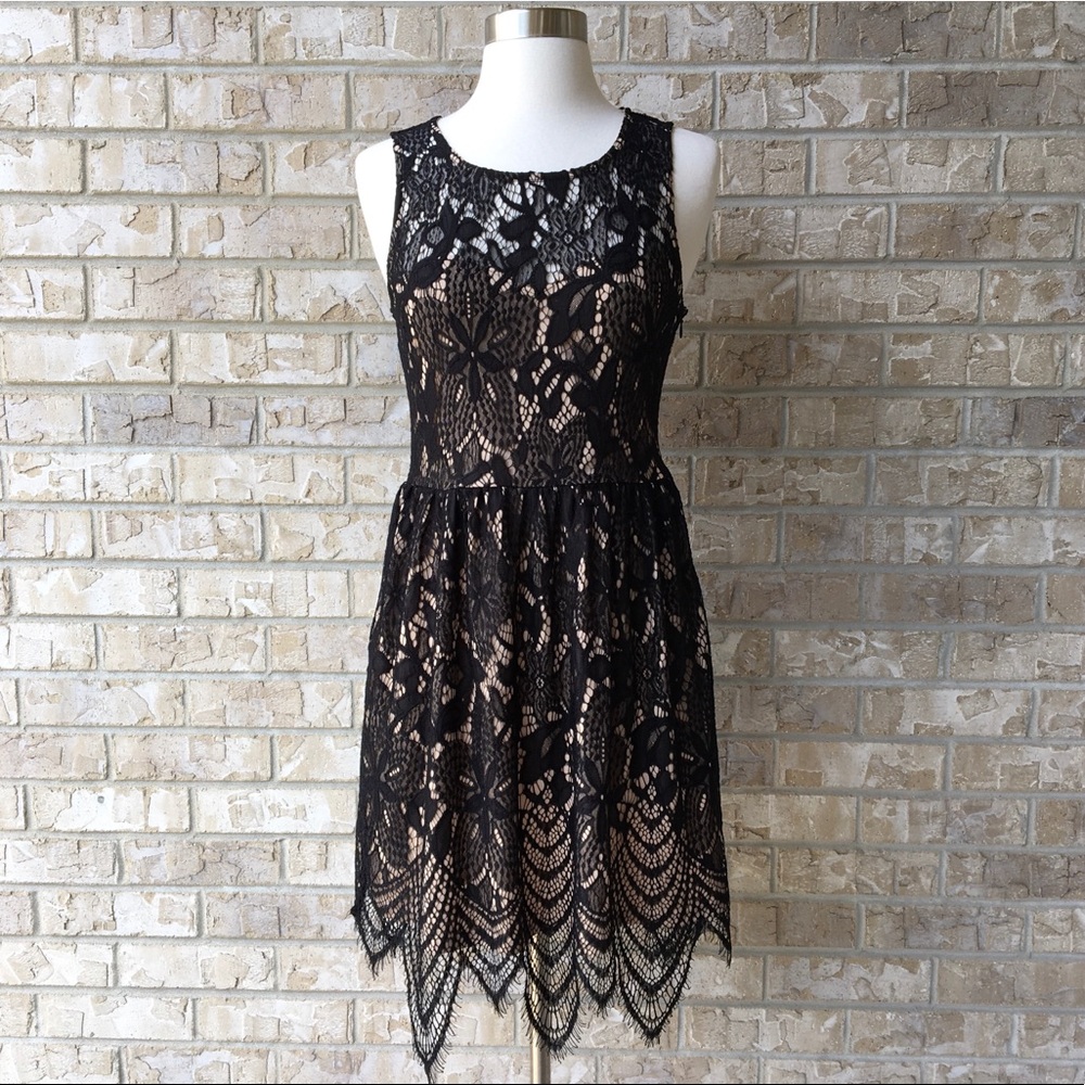 Love Fire Lace Lined Dress Size M 🌸